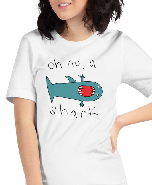 Oh no, a shark - Women's t-shirt